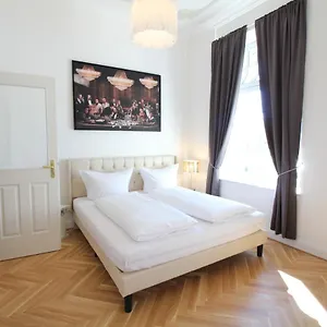 Zu Besuch Im Palast - Perfekte Lage Apartment Dresden